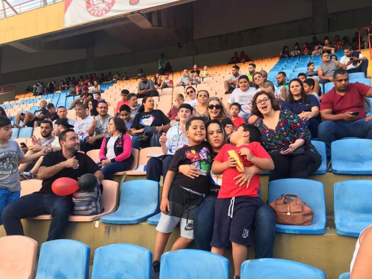 Time do Oeste abraça autistas na Arena Barueri — Revista Autismo