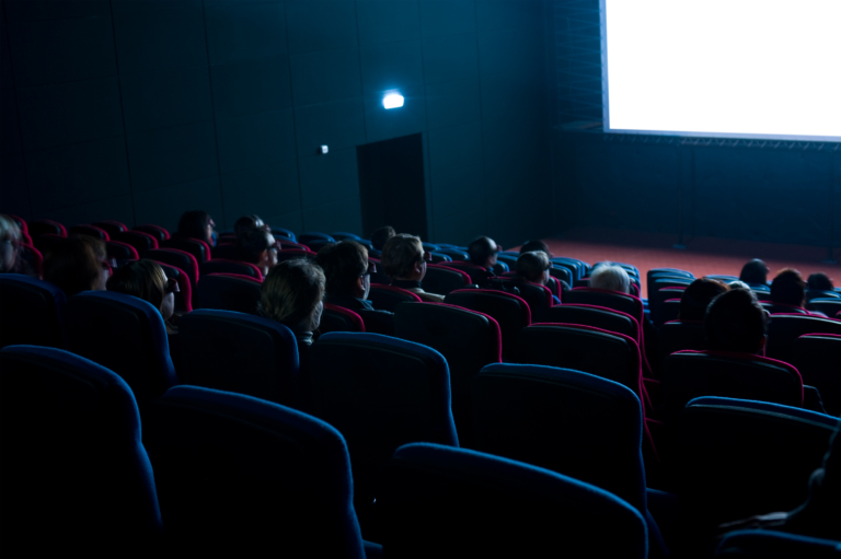 Nova lei de SP: cinemas terão sessão adaptada para autistas — Canal Autismo / Revista Autismo