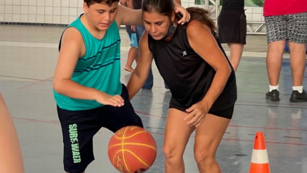 Autistas fazem aulas de basquete em Maceió — Canal Autismo / Revista Autismo