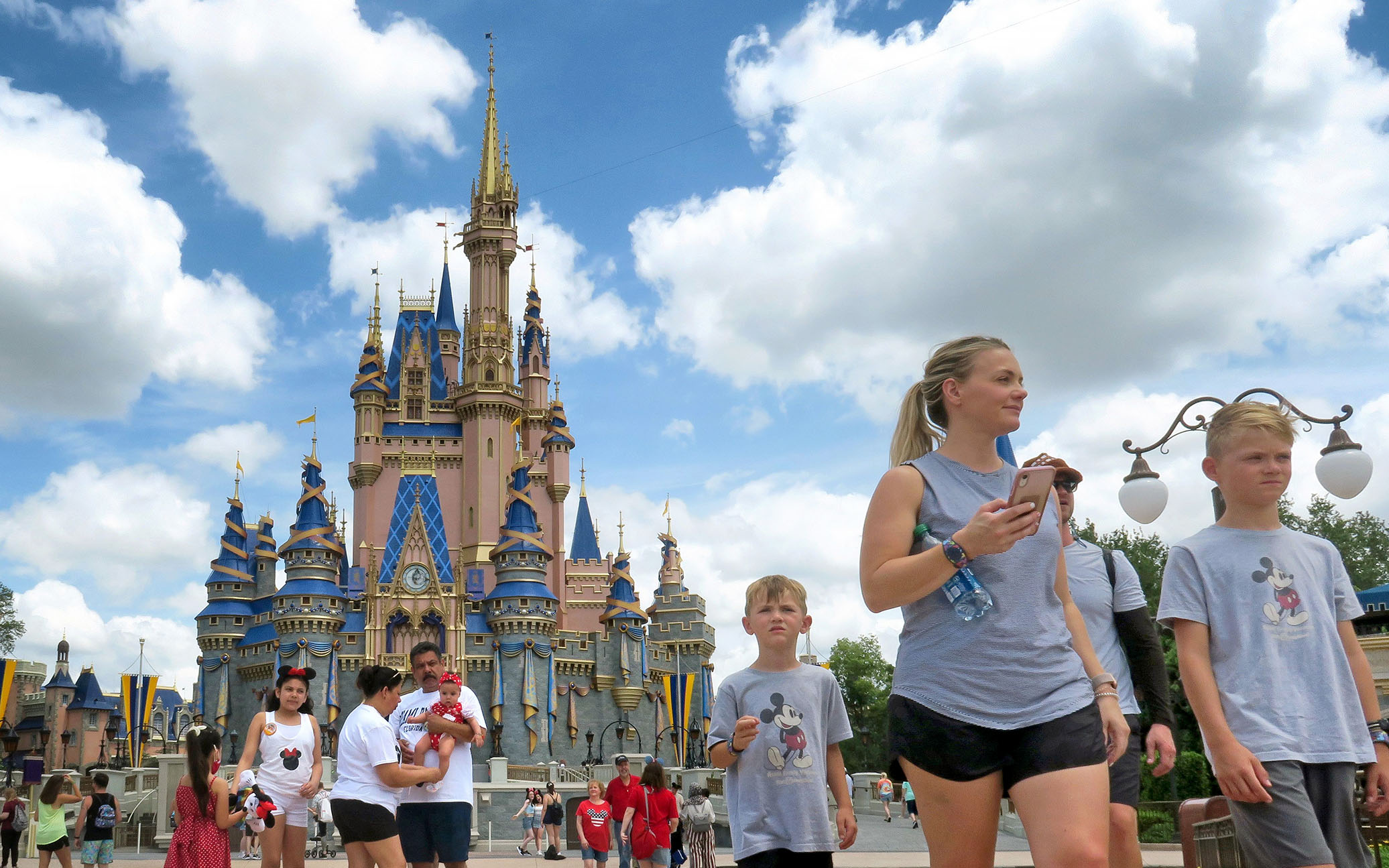 Disney lança novo sistema de acessibilidade em seus parques temáticos — Canal Autismo / Revista Autismo