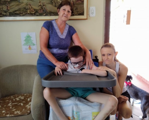 Família lança vaquinha para autista com esclerose e epilepsia — Canal Autismo / Revista Autismo