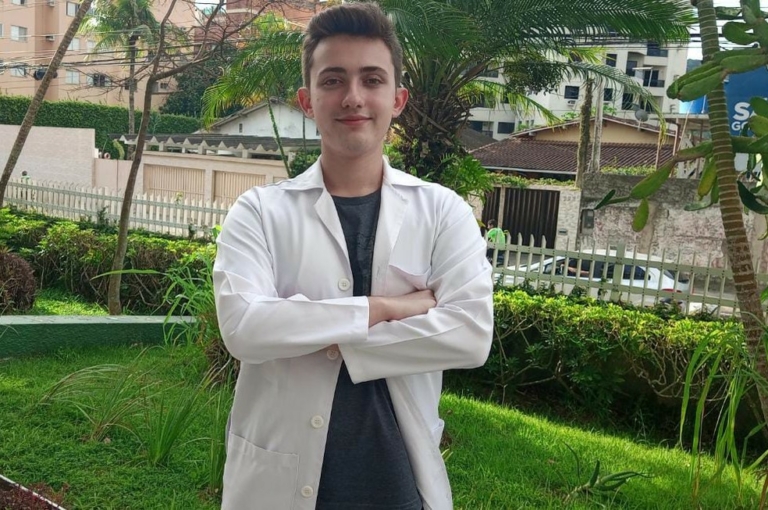 'A psiquiatria tem muitos profissionais não estão preparados para lidar com autistas', diz estudante autista — Canal Autismo / Revista Autismo