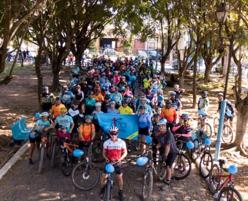 Ciclistas fazem pedalada sobre o autismo em MG — Canal Autismo / Revista Autismo