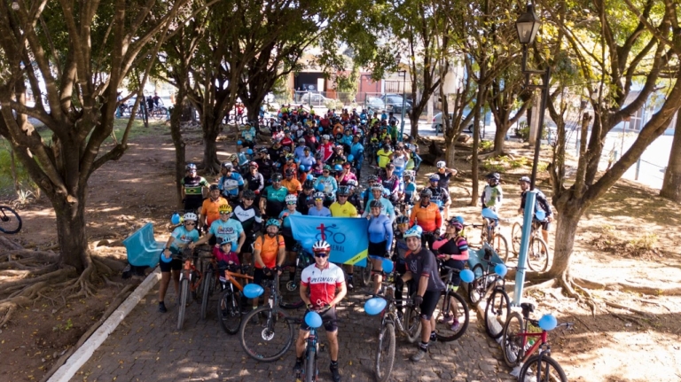 Ciclistas fazem pedalada sobre o autismo em MG — Canal Autismo / Revista Autismo