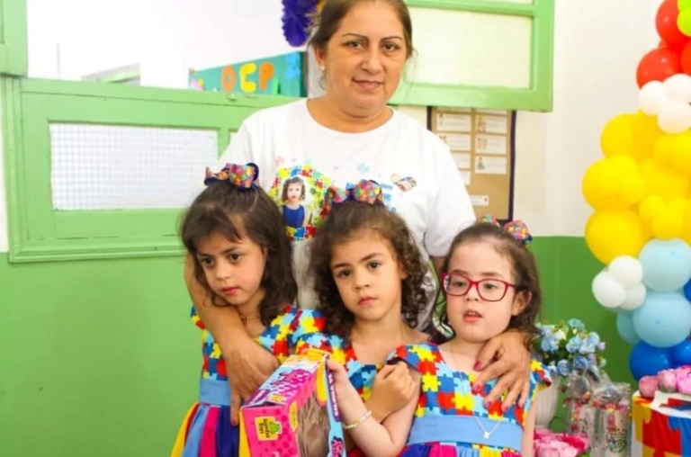 Trigêmeas escolhem autismo como tema de aniversário — Canal Autismo / Revista Autismo