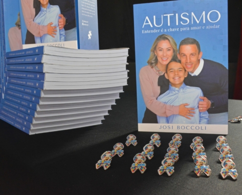 Josi Boccoli lança o livro Autismo - entender é a chave para amar e ajudar — Canal Autismo / Revista Autismo