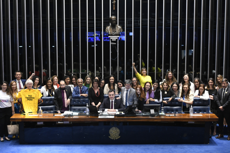 Senado aprova PL sobre tratamentos fora do rol da ANS — Canal Autismo / Revista Autismo