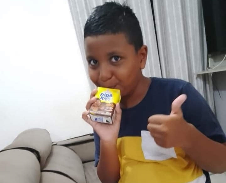 Marca de achocolatado envia adesivos para autista com seletividade alimentar — Canal Autismo / Revista Autismo