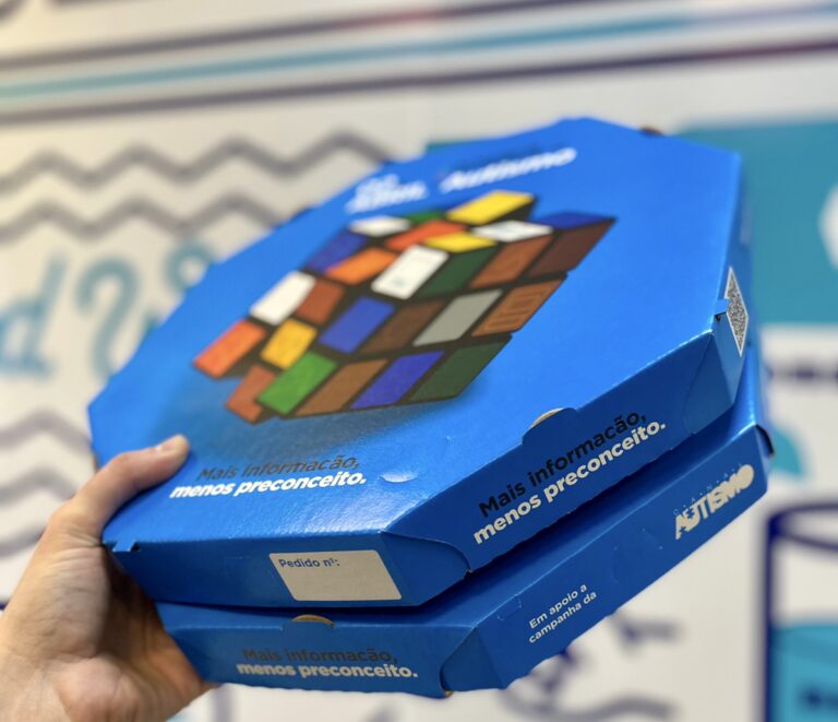 Empresa faz caixas de pizza com tema do ​Dia Mundial do Autismo​ — Canal Autismo / Revista Autismo