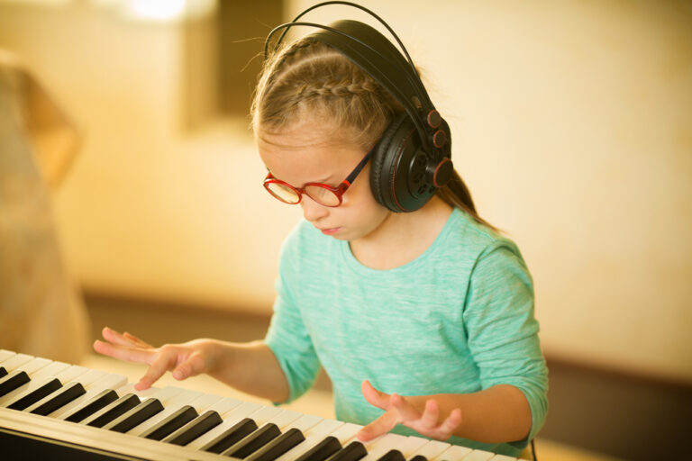 Musicoterapia para autistas: STJ define que planos de saúde são obrigados a custear — Canal Autismo / Revista Autismo