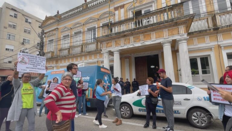 Fala de secretário sobre educação especial gera protesto no RS — Canal Autismo / Revista Autismo