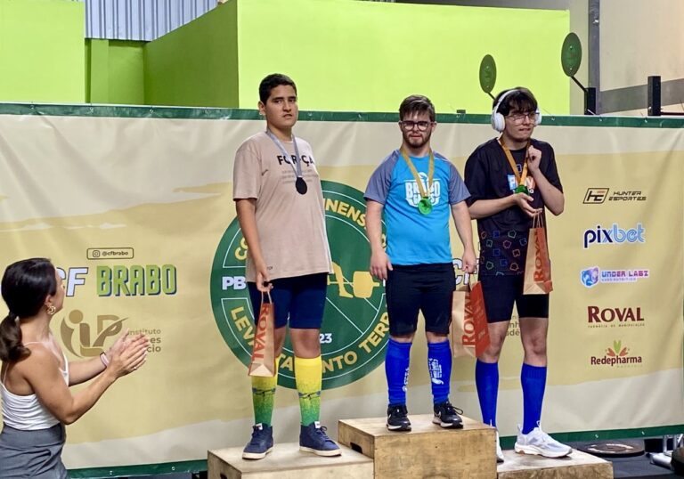 Autista nível 3 ganha medalha de bronze em levantamento de peso — Canal Autismo / Revista Autismo