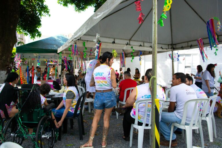 Bloco 'Ninguém de Fora' reúne pessoas com deficiência e entidades em Goiânia — Canal Autismo / Revista Autismo