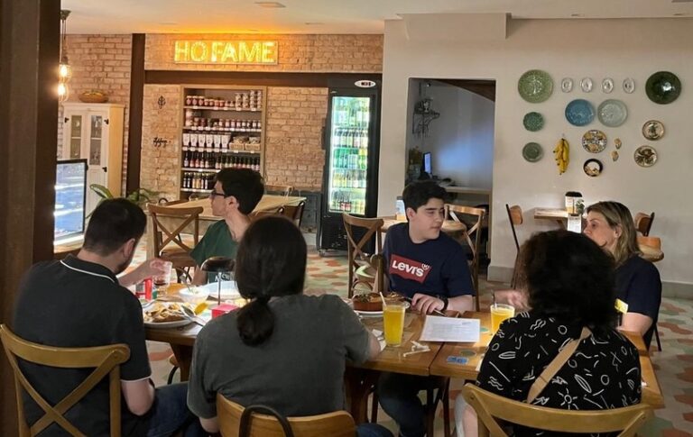 SP tem encontro mensal somente para autistas em restaurante, o Happy Hour Inclusivo — Canal Autismo / Revista Autismo