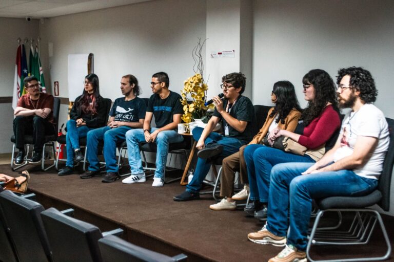 Encontro de autistas adultos celebra Dia do Orgulho Autista e com lançamento do 'novo' Introvertendo — Canal Autismo / Revista Autismo